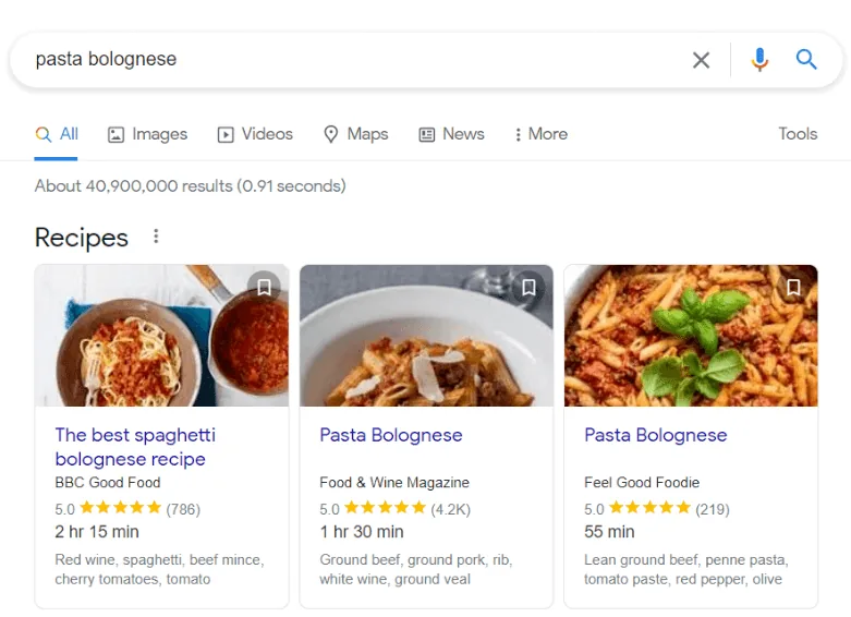 Блок «Рецепты» в выдаче Google: три карточки с фото, рейтингом, временем приготовления и составом